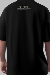 Camiseta negra. Parte trasera colección terror.